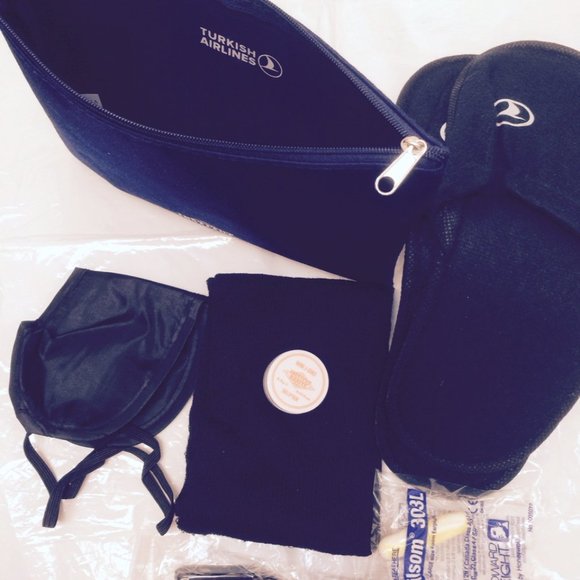 - Turkish airlines in flight amenity kit new in a multi purpose zip up pouch - Picture 3 of 3